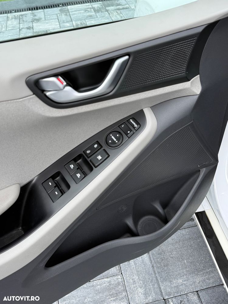 Hyundai IONIQ Hybrid 1.6 GDI Premium - 11