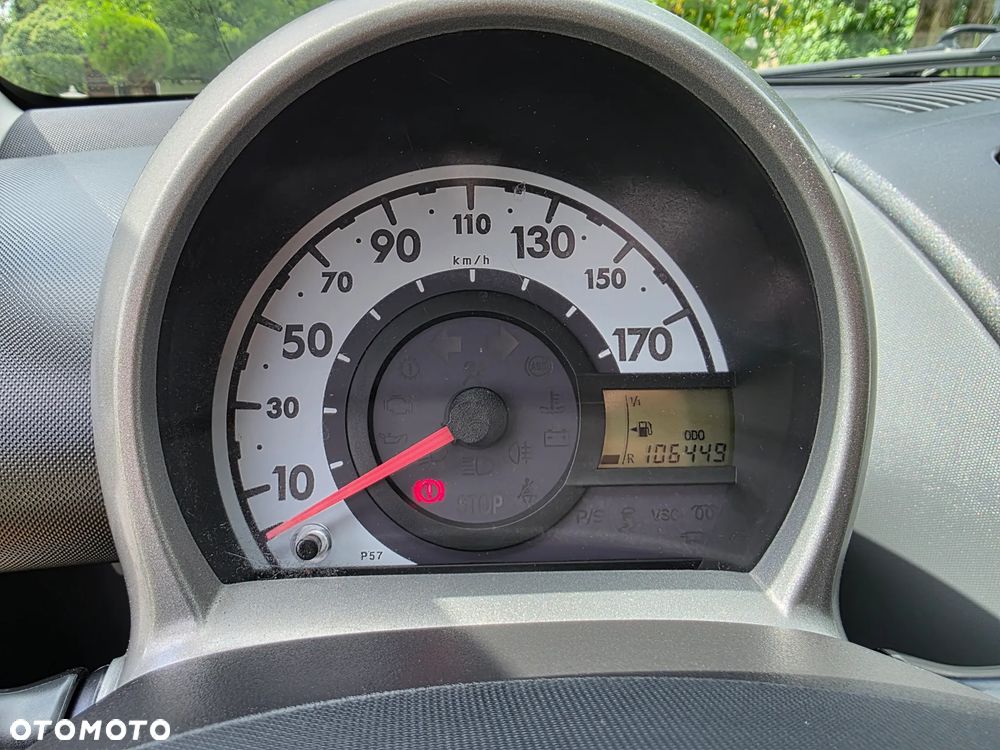 Peugeot 107 1.0 Trendy - 28