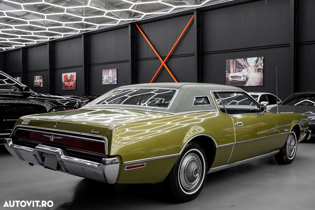 Ford Thunderbird - 22