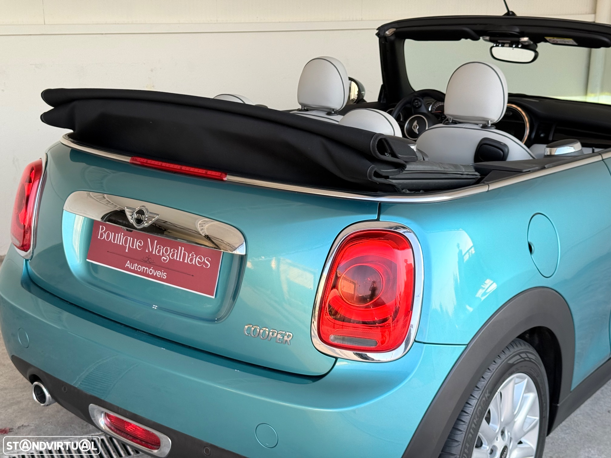 MINI Cabrio Cooper Auto. Essential - 27