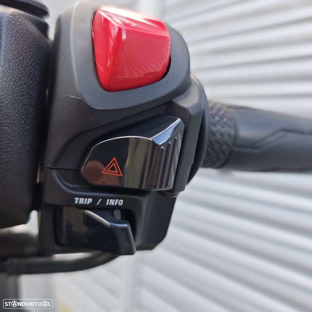 Yamaha X-Max 125 - 6