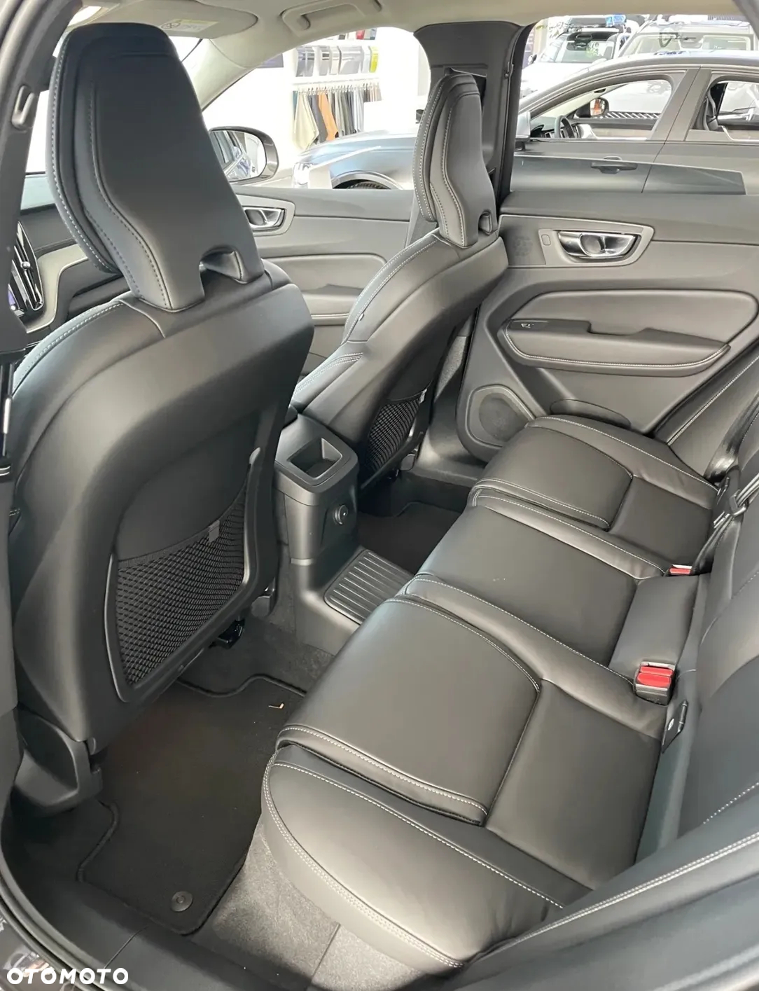 Volvo XC 60 T8 Plug-In Hybrid AWD Ultra Bright - 9