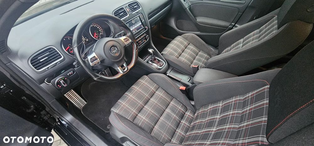 Volkswagen Golf 2.0 GTI DSG - 12