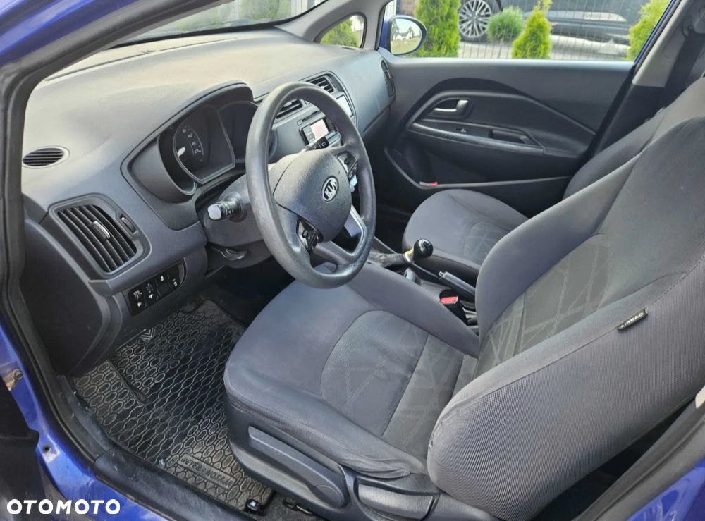 Kia Rio 1.2 L - 4