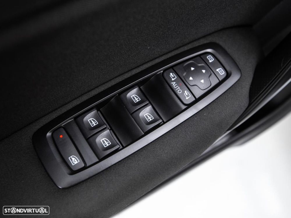 Renault Mégane Sport Tourer 1.5 Blue dCi Limited — fotografia 12