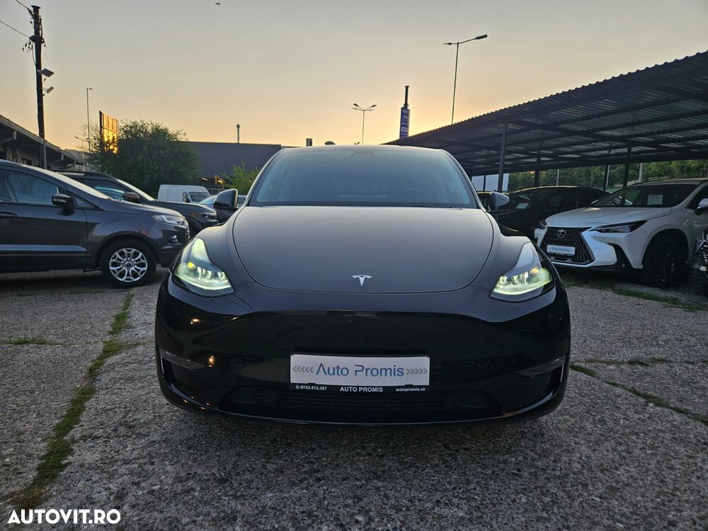 Tesla Model Y Long Range Dual Motor AWD - 2