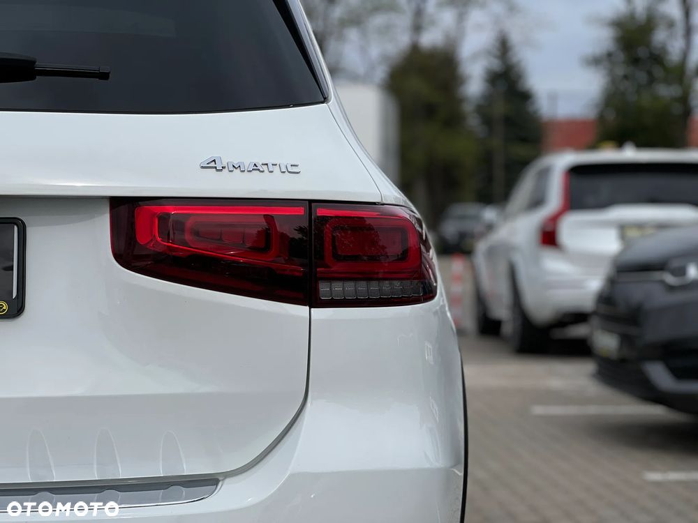 Mercedes-Benz GLB - 15