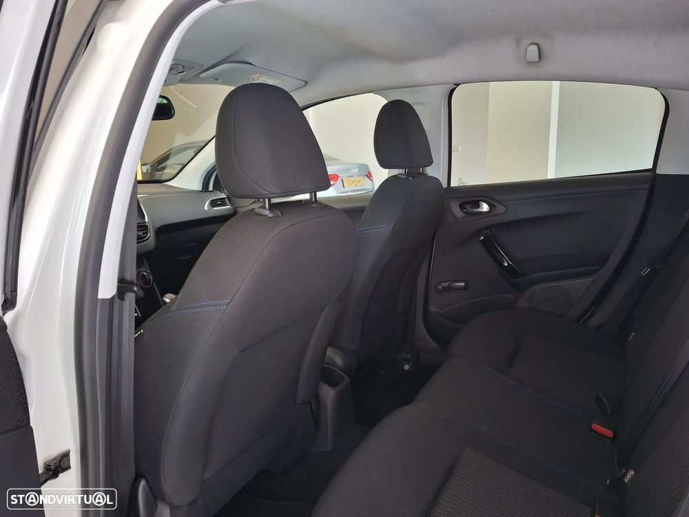 Peugeot 208 1.5 BlueHDi Allure - 11
