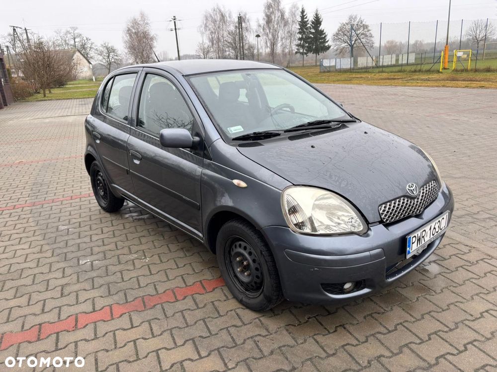 Toyota Yaris - 1