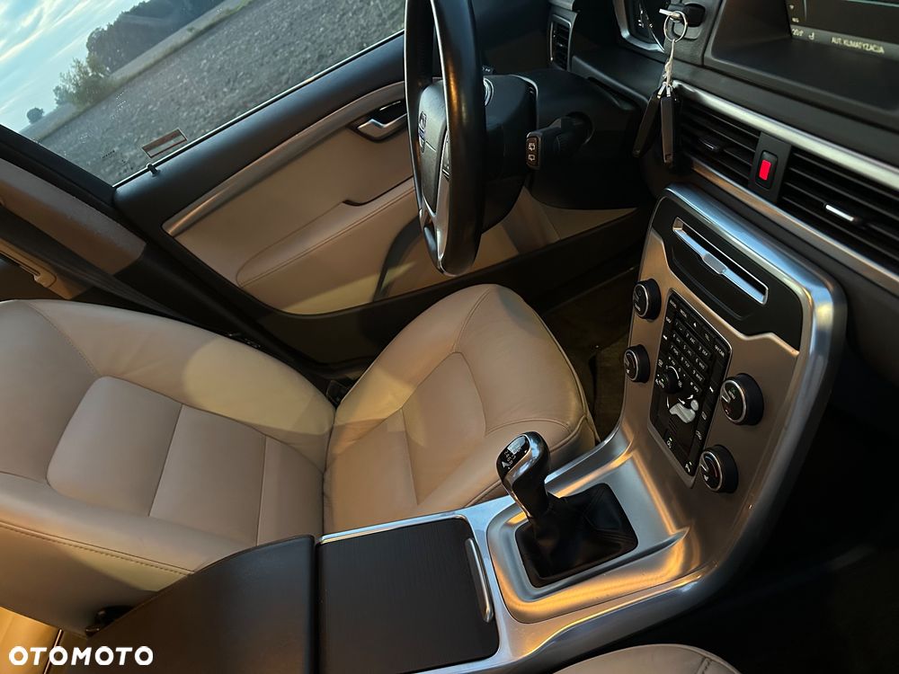 Volvo V70 D4 Drive-E Momentum - 23
