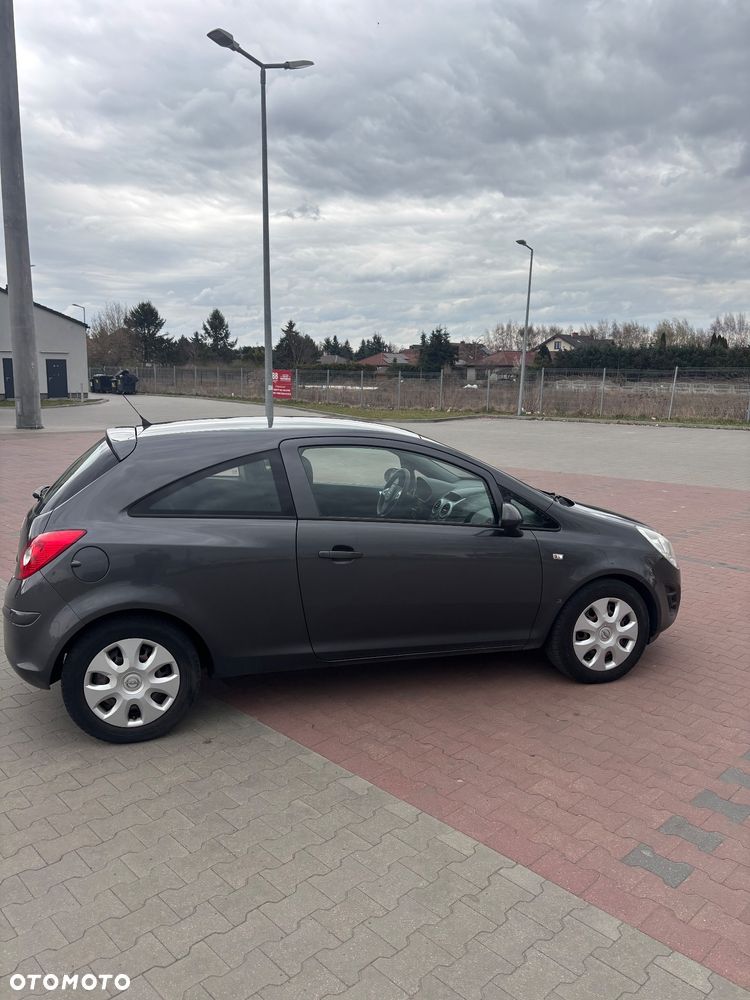 Opel Corsa 1.2 16V Cosmo - 6