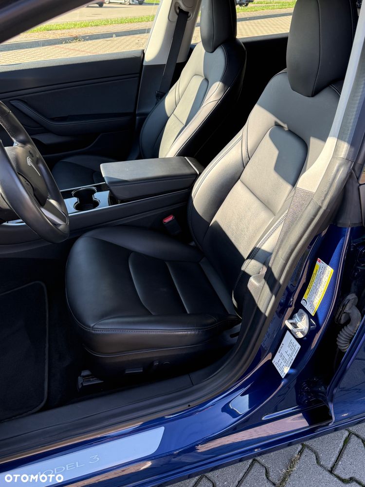 Tesla Model 3 - 16