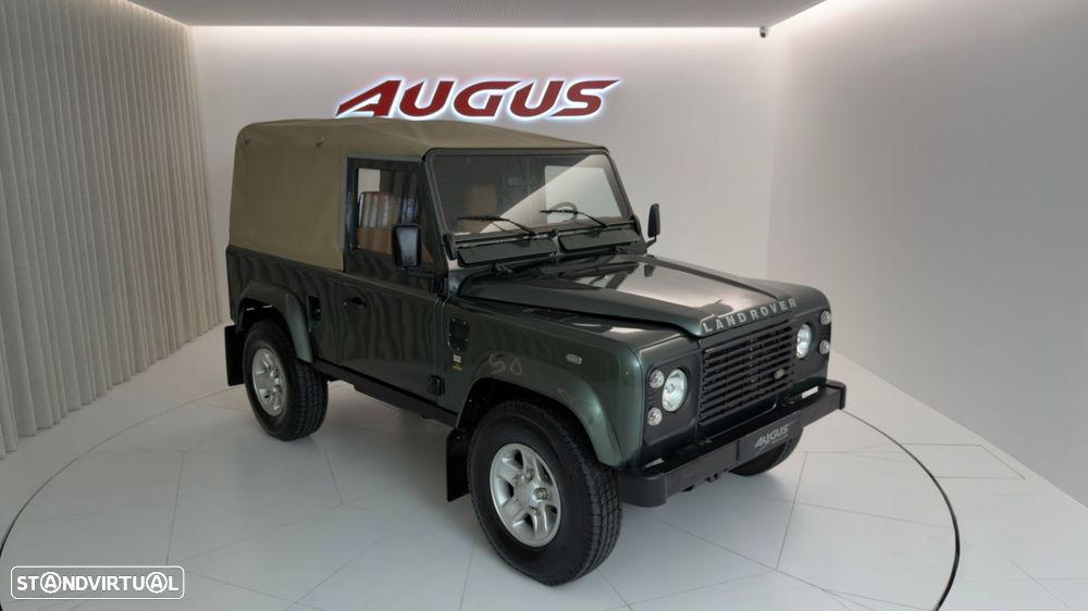 Land Rover Defender - 1