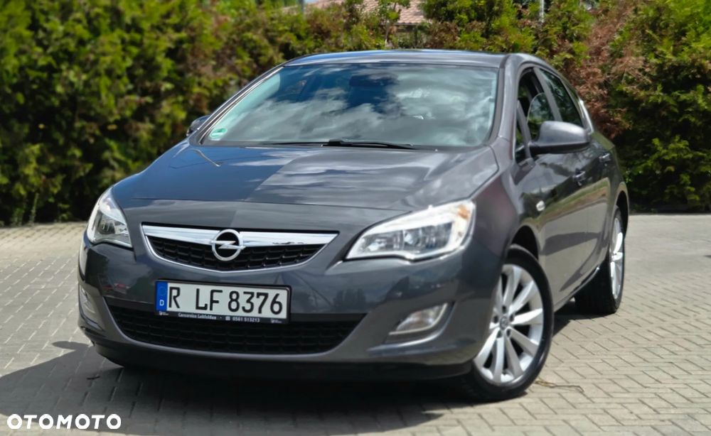 Opel Astra 1.4 Turbo 150 Jahre - 2