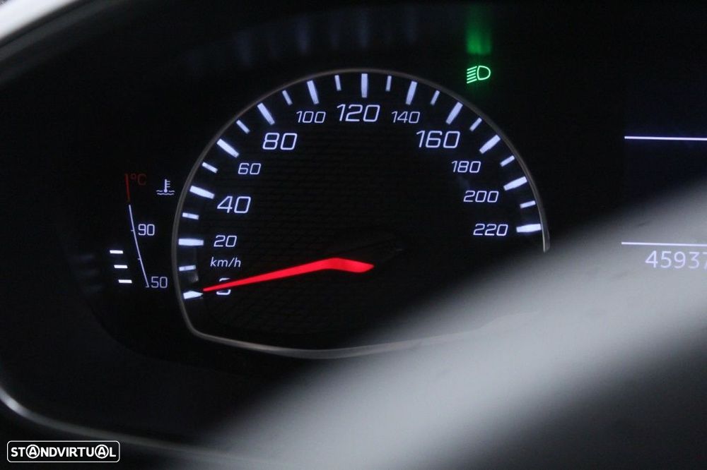 Peugeot 208 1.2 PureTech Allure EAT8 - 27