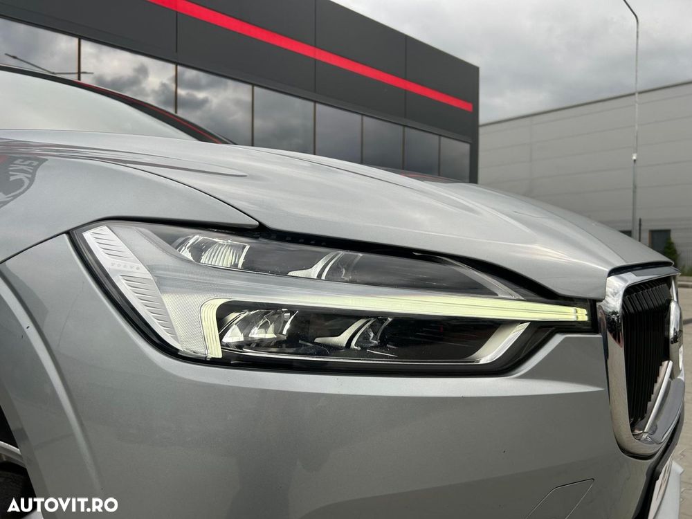 Volvo XC 60 T8 Twin Engine AWD Momentum - 29