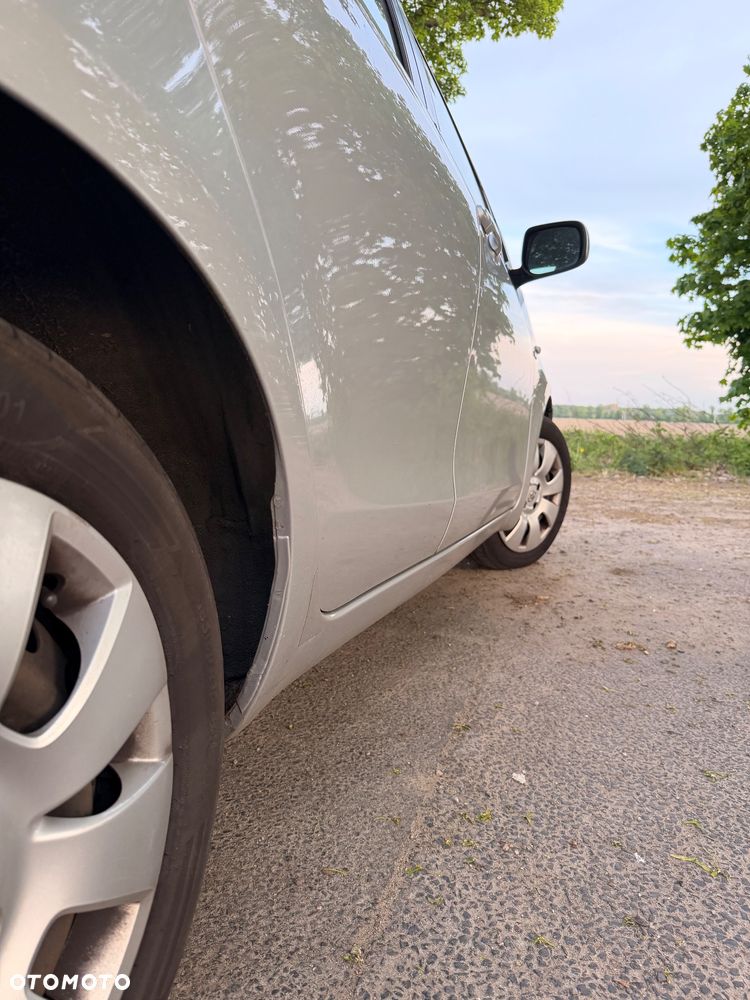 Toyota Yaris - 6