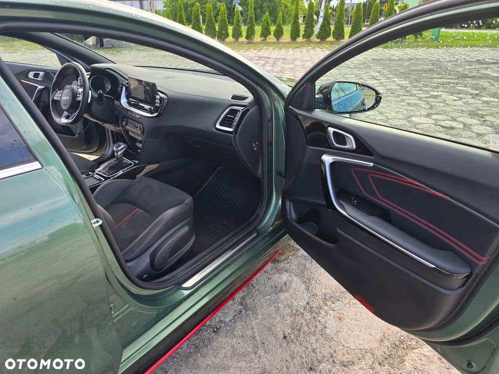 Kia ProCeed 1.6 T-GDI GT DCT - 11