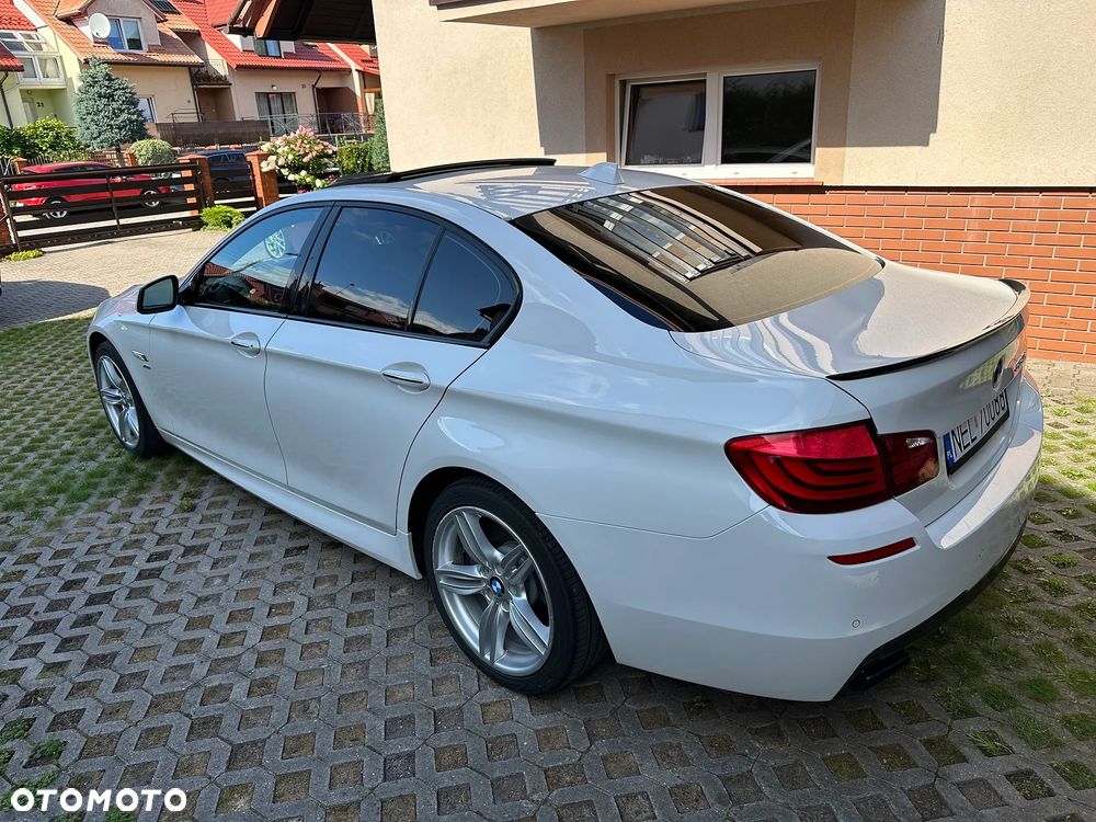 BMW Seria 5 550i xDrive Sport-Aut - 8
