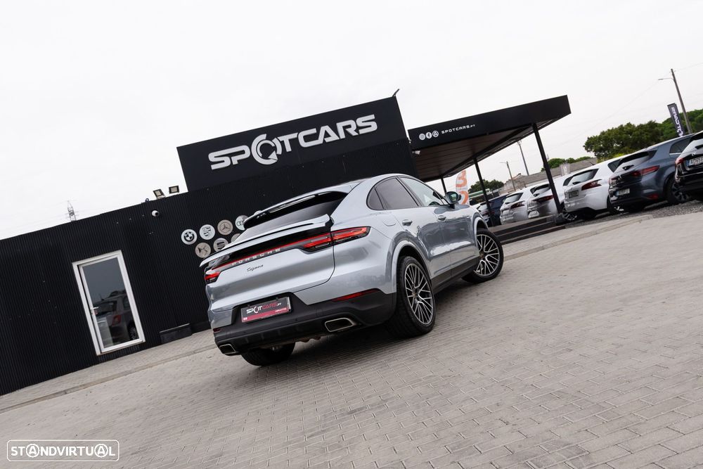 Porsche Cayenne Coupé E-Hybrid - 8