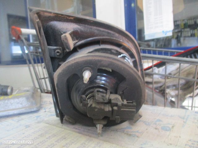 Farol Tras STOP2233 VW POLO 2009 DRT Hella - 1