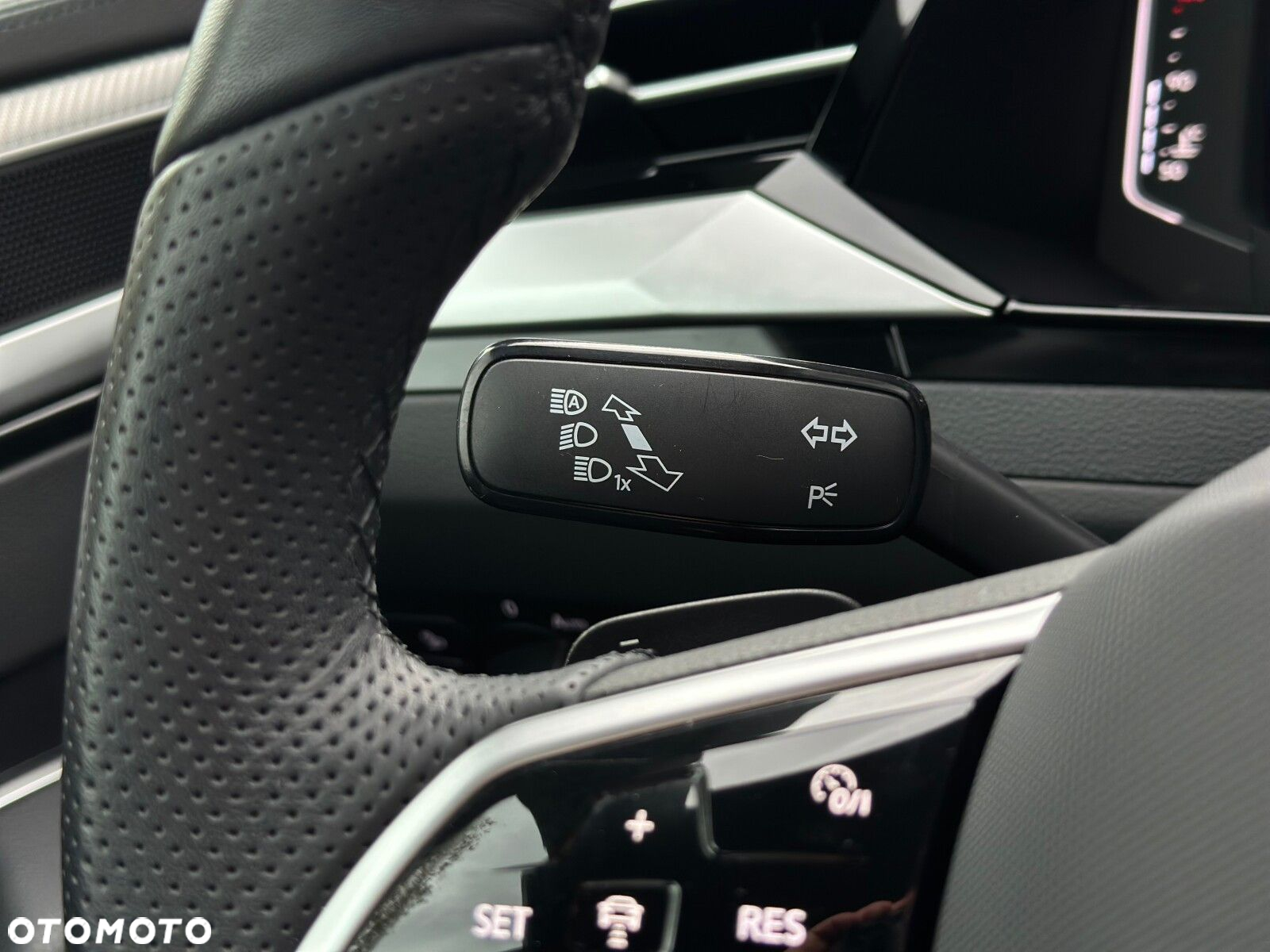 Volkswagen Arteon 2.0 TSI R-Line DSG - 23