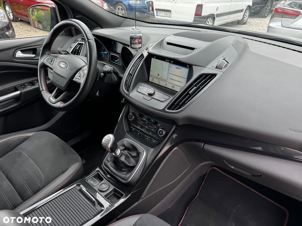Ford Kuga 1.5 EcoBoost 2x4 ST-Line - 40