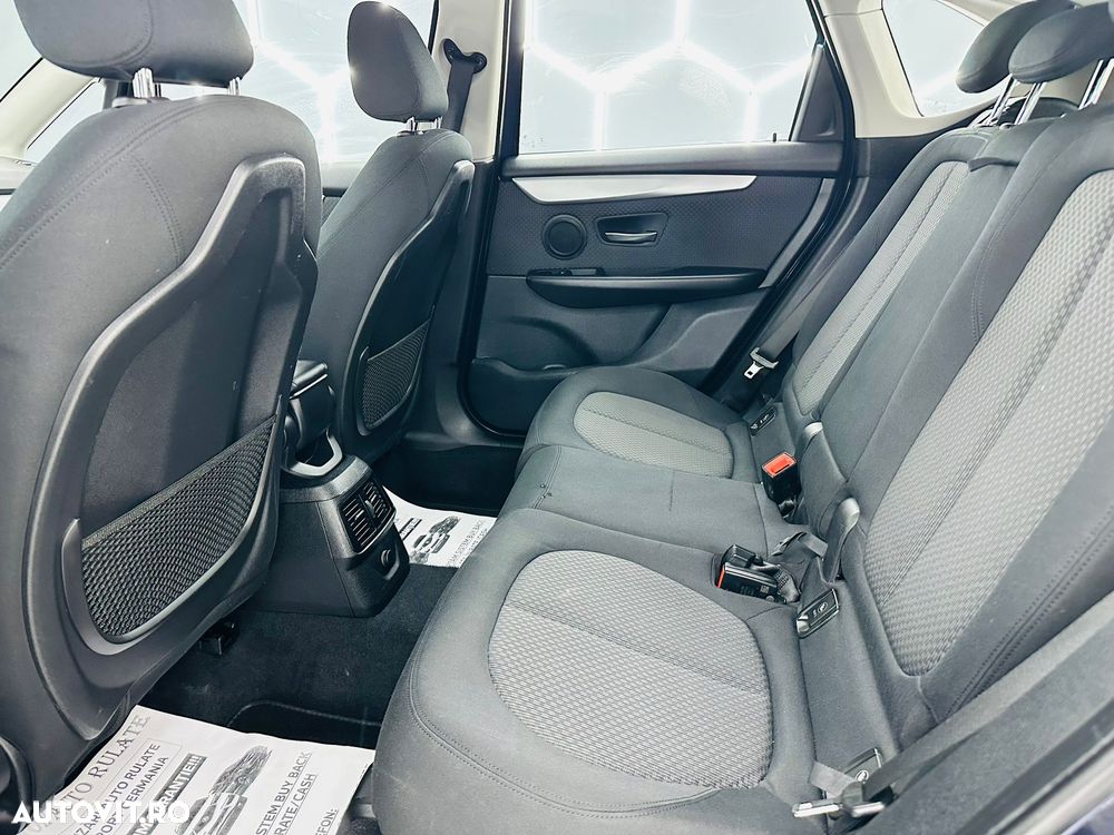 BMW Seria 2 218d - 15