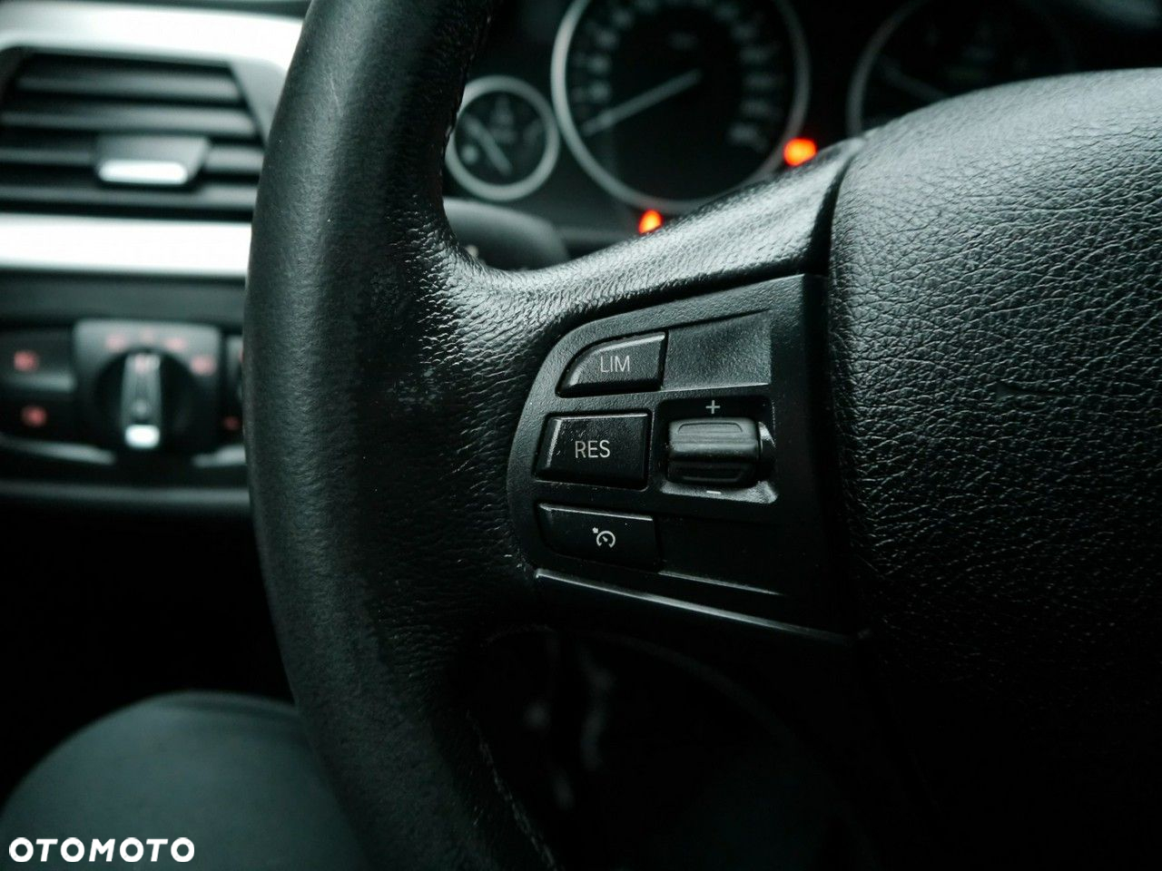 BMW Seria 3 318d Luxury Line - 30
