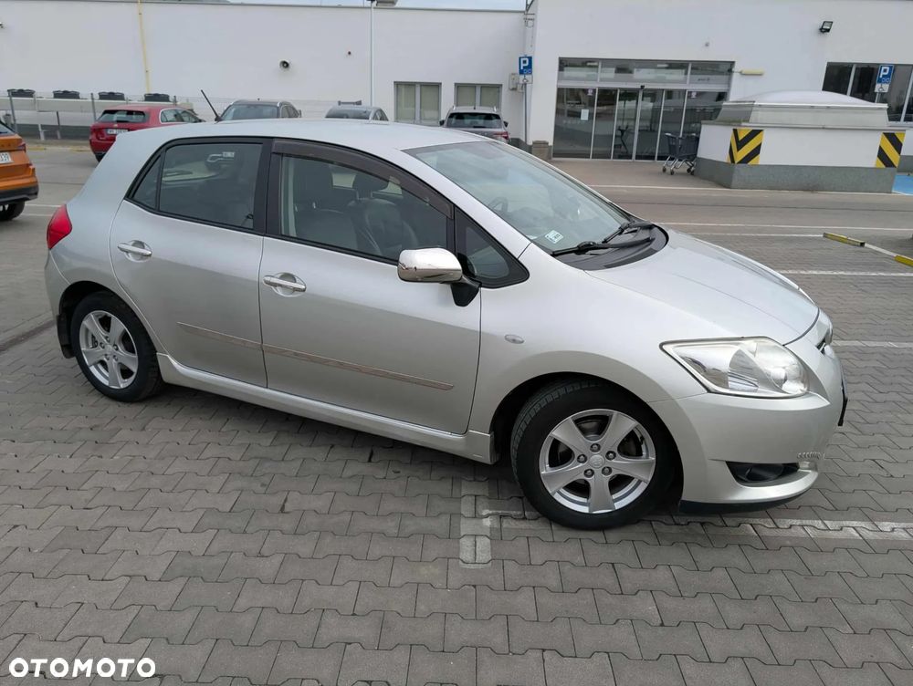Toyota Auris - 1