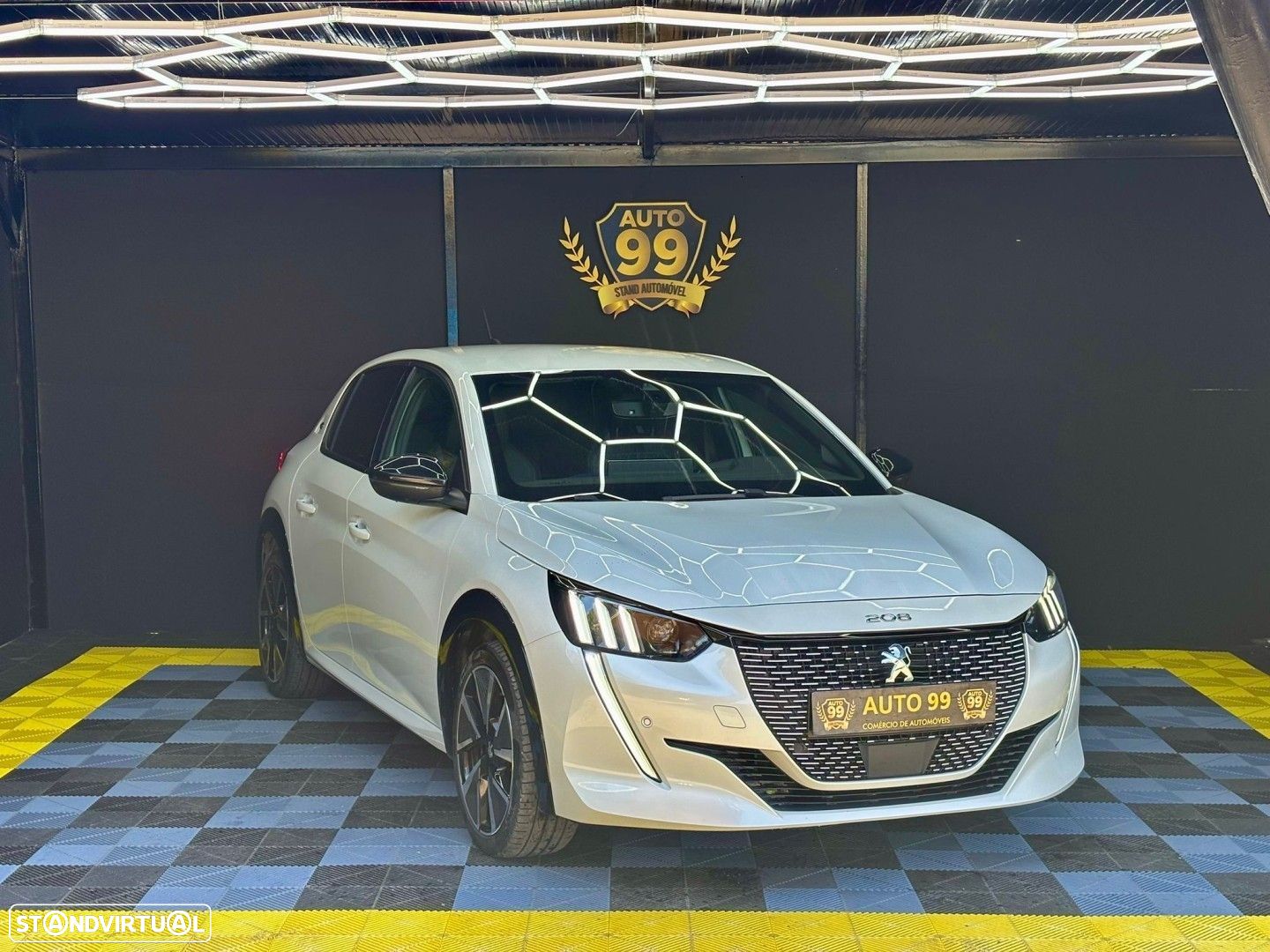 Peugeot e-208 50 kWh GT - 1