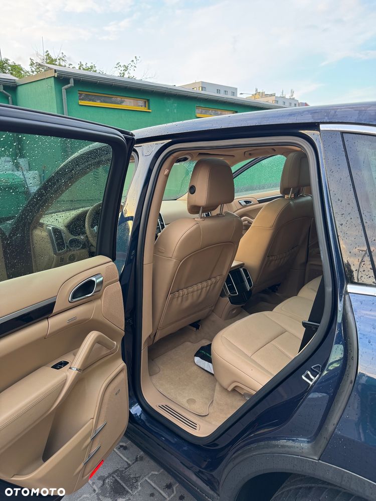Porsche Cayenne - 12