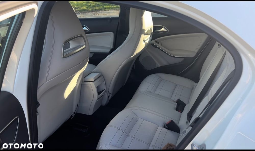 Mercedes-Benz Klasa A 180 BlueEfficiency Edition - 14