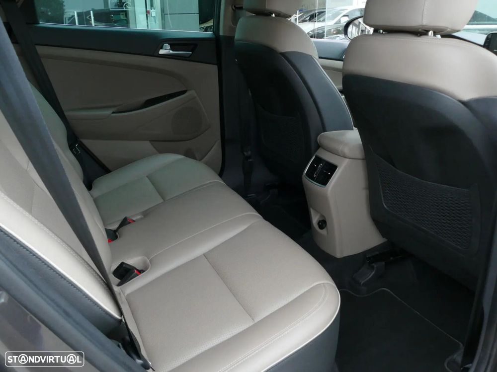 Hyundai Tucson 1.6 CRDi Premium DCT - 32