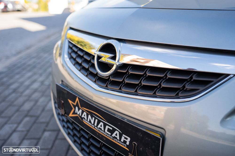 Opel Astra Sports Tourer - 22