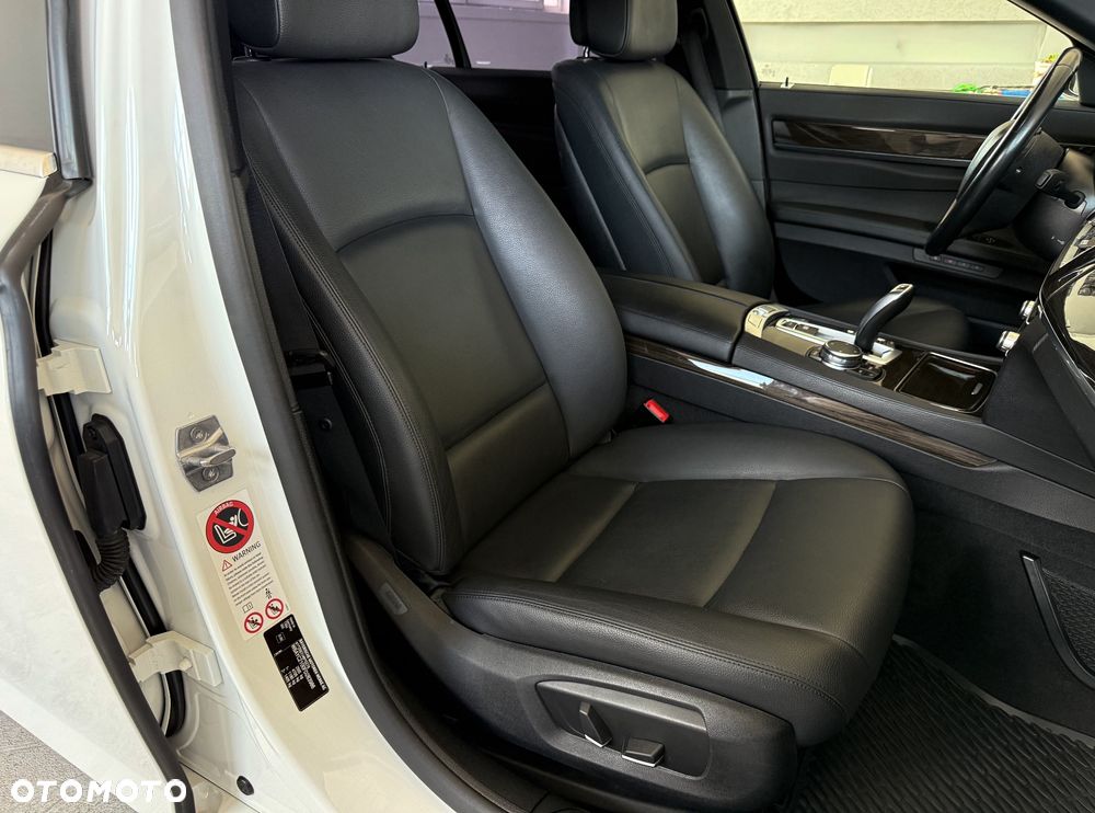 BMW Seria 7 730d - 29