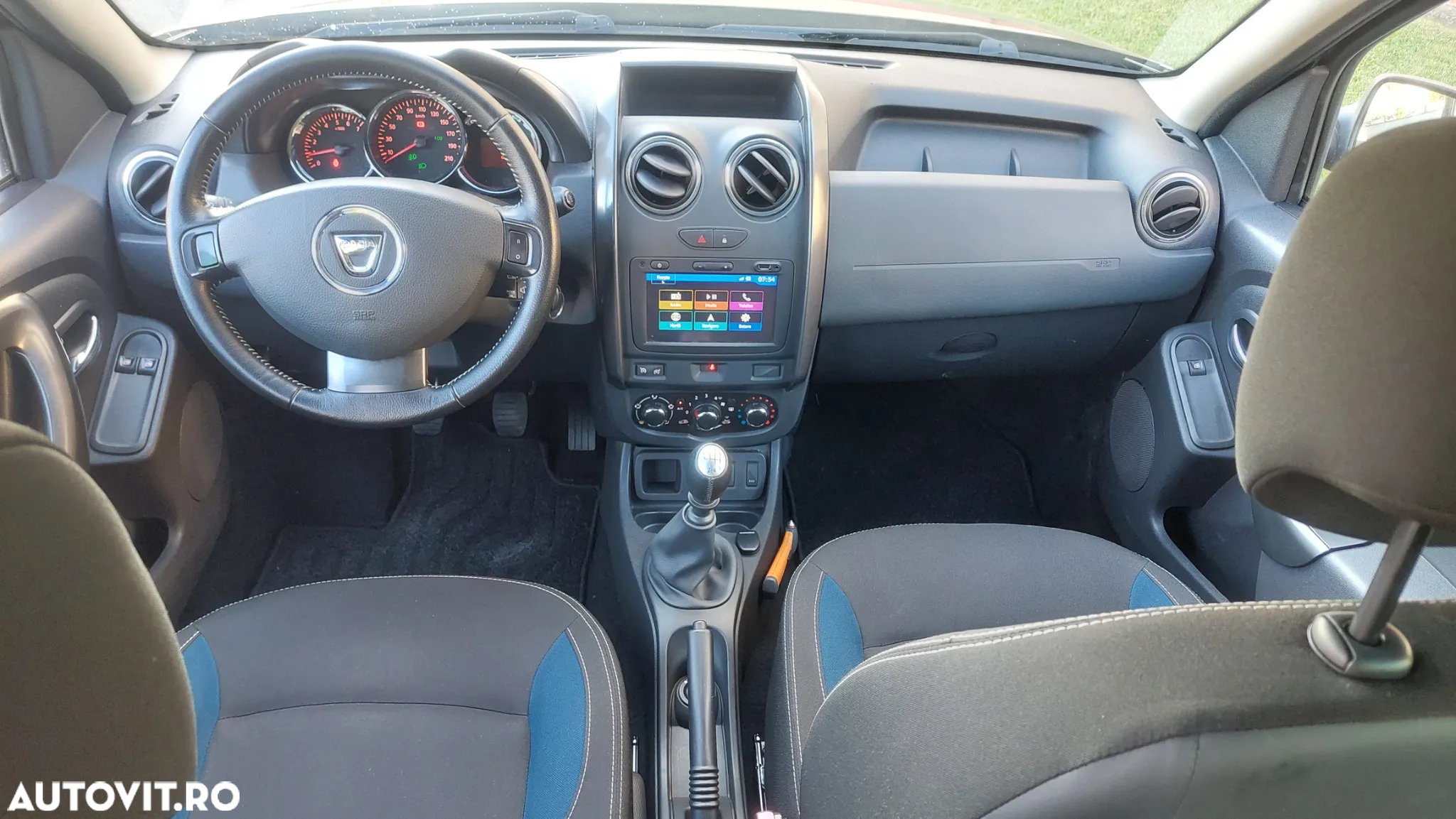 Dacia Duster TCe 125 4x2 Celebration - 8