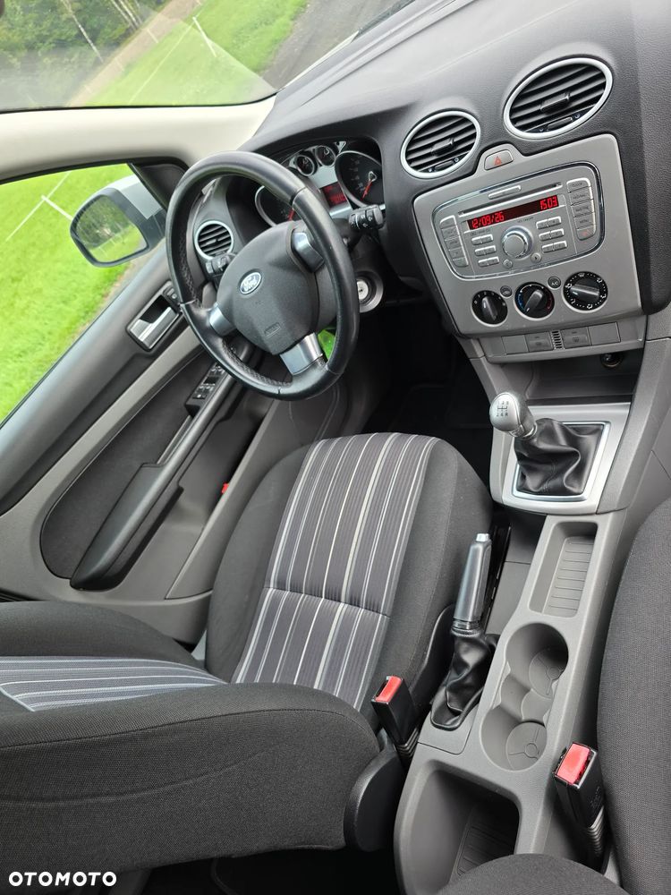 Ford Focus 1.6 Trend - 4