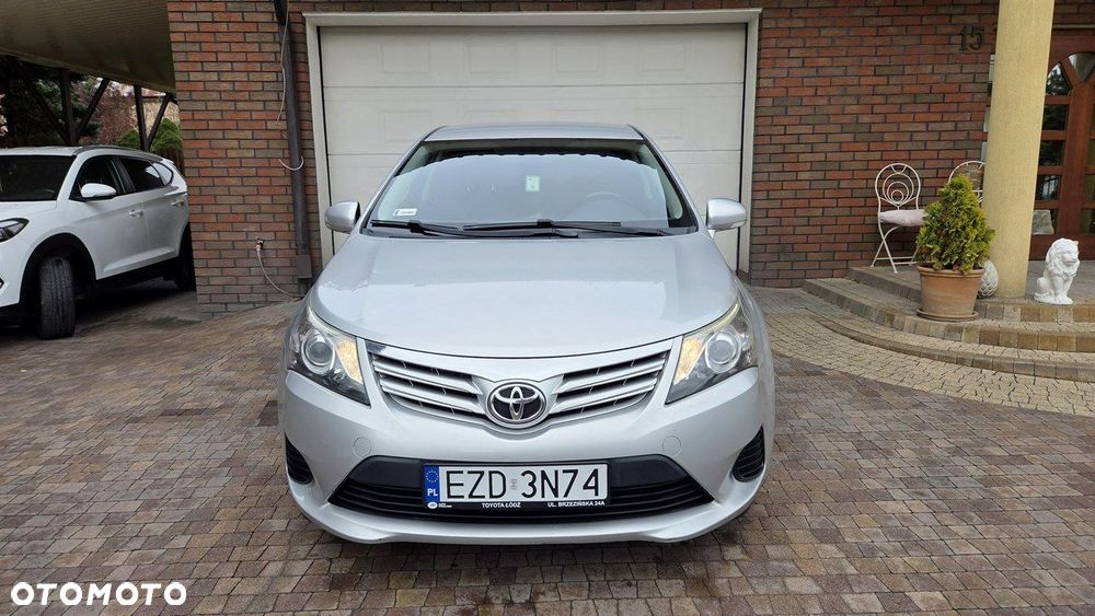 Toyota Avensis - 2