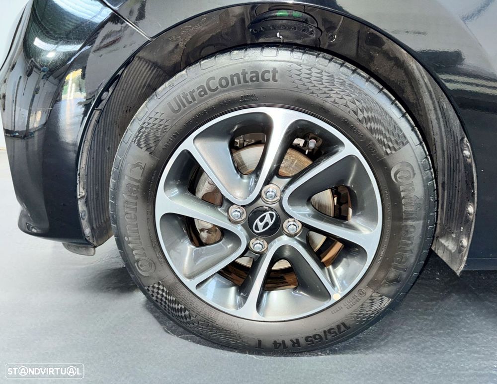 Hyundai i10 1.0 Urban GPL+Bluet. +Ctrl+Far.Nev.+Led.+Sen.Estac. - 11
