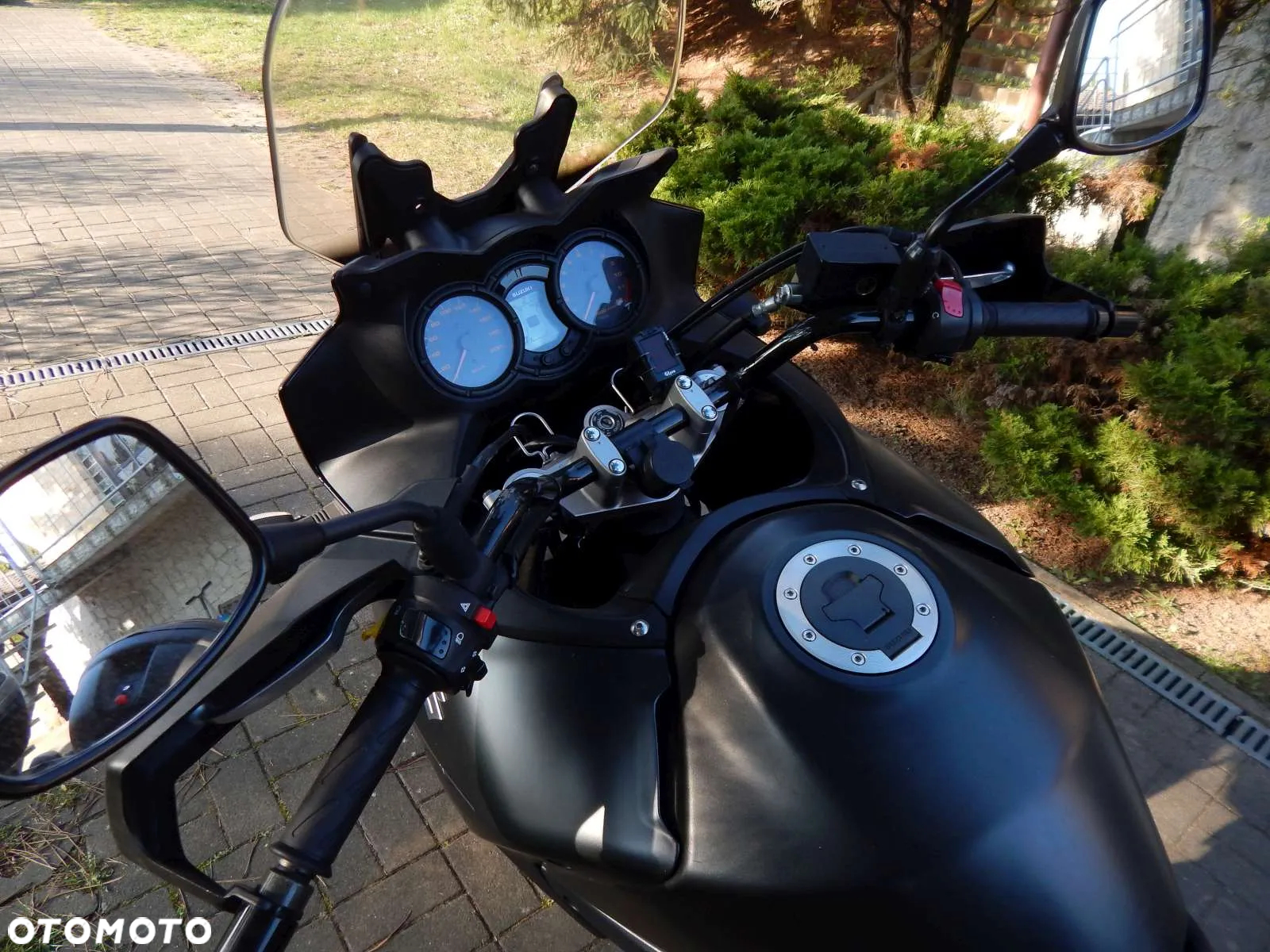Suzuki V-STROM - 11