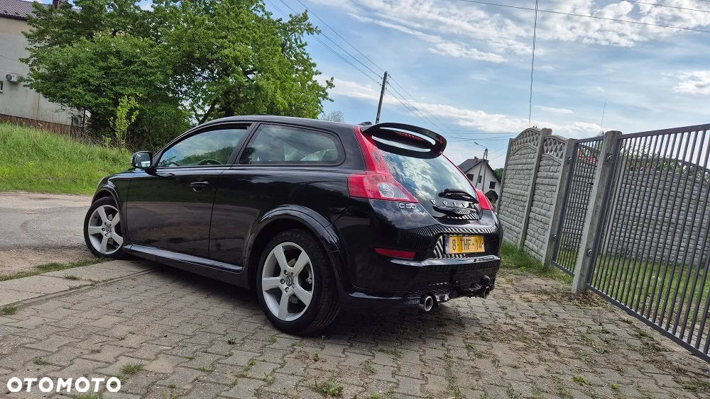 Volvo C30 D4 R-Design - 3