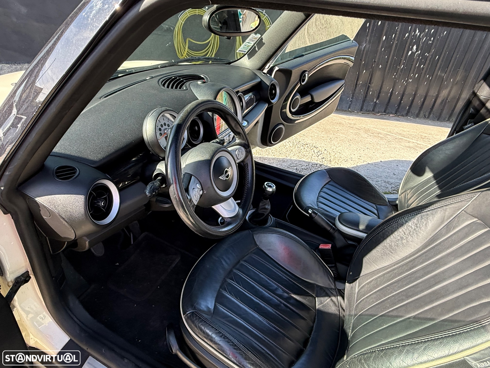MINI 3 Portas Cooper D - 32