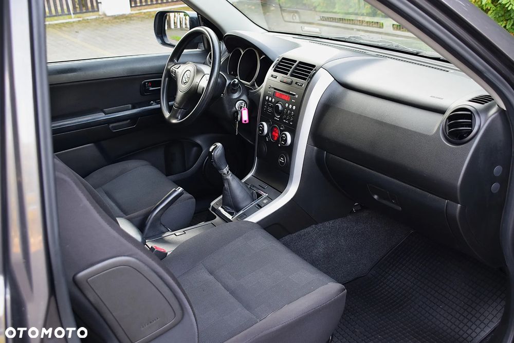 Suzuki Grand Vitara 1.6 Club - 27
