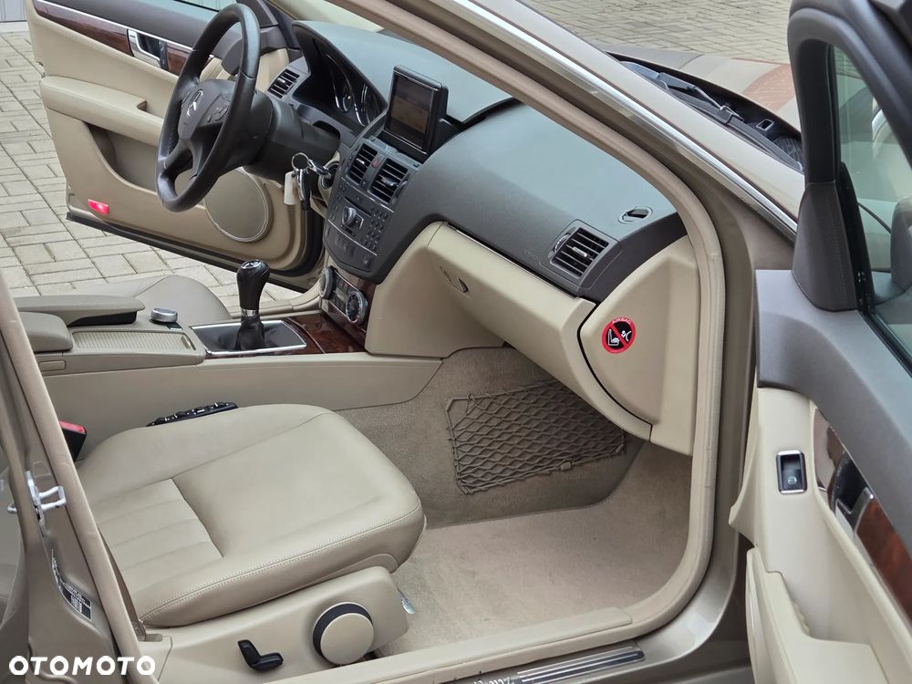 Mercedes-Benz Klasa C 250 CDI DPF BlueEFFICIENCY - 18
