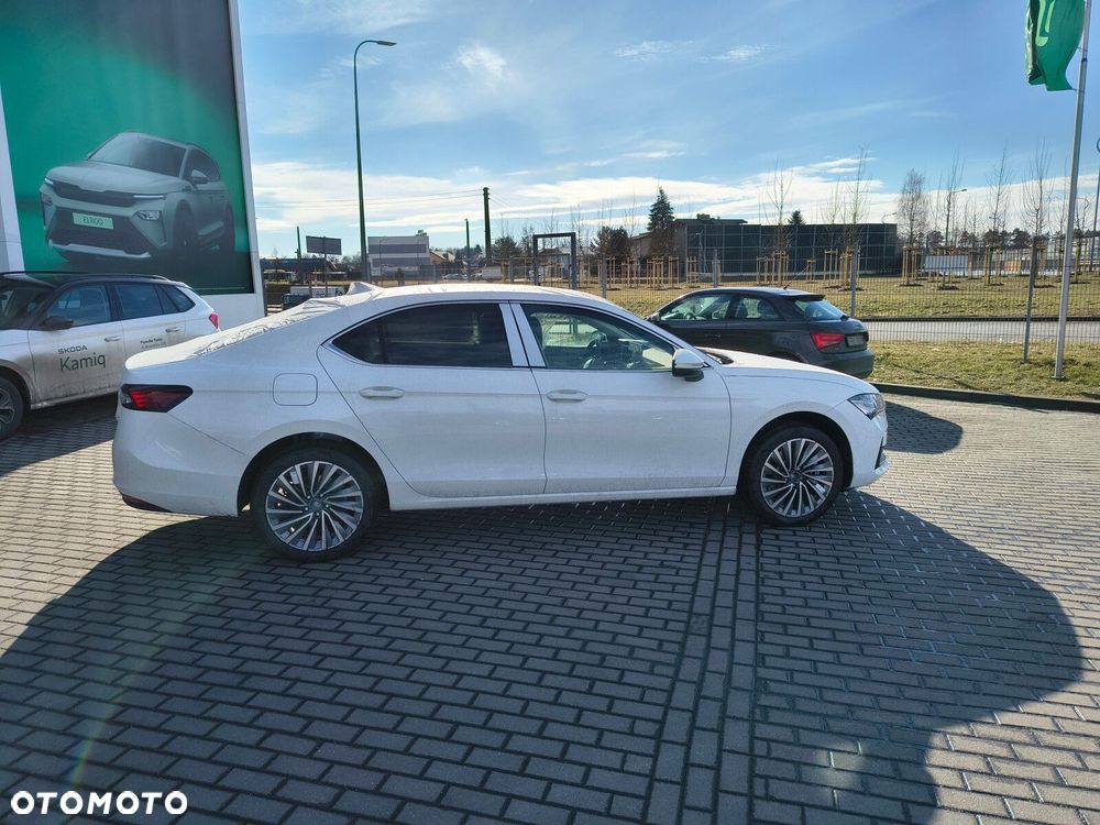 Skoda Superb 2.0 TDI SCR 4x4 L&K DSG - 9