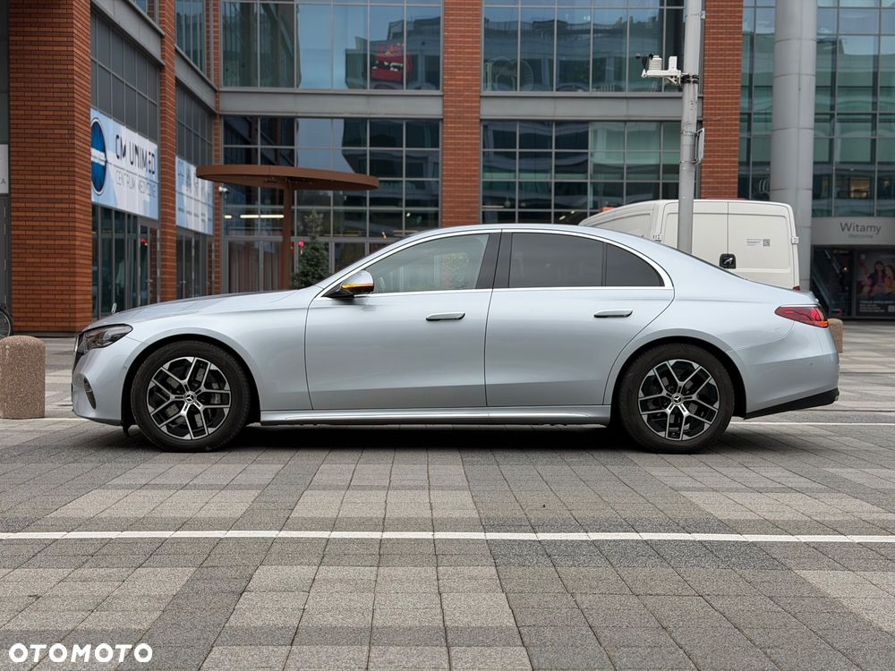 Mercedes-Benz E-Class 2024 photo 3