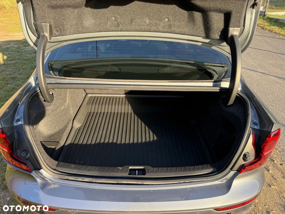 Volvo S60 T5 AWD R-Design - 29