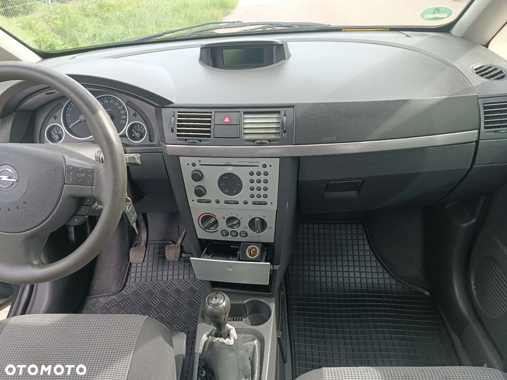 Opel Meriva 1.6 (Essentia) - 4