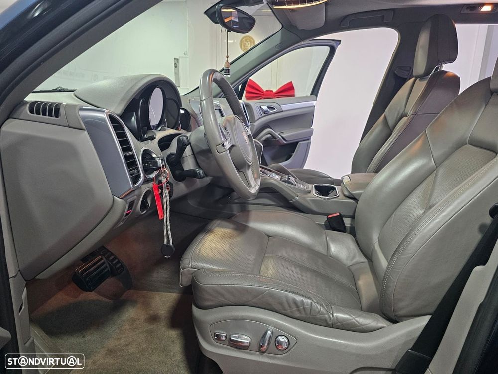 Porsche Cayenne Tiptronic - 11
